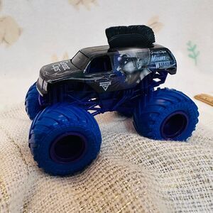 Monster Jam Mohawk Warrior 1:64
Scale Die-Cast Monster Truck -Great Clips